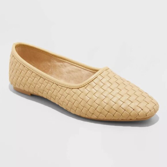 Women's Lorna Woven Ballet Flats - Universal Thread™ Tan 6.5 - Picture 1 of 1